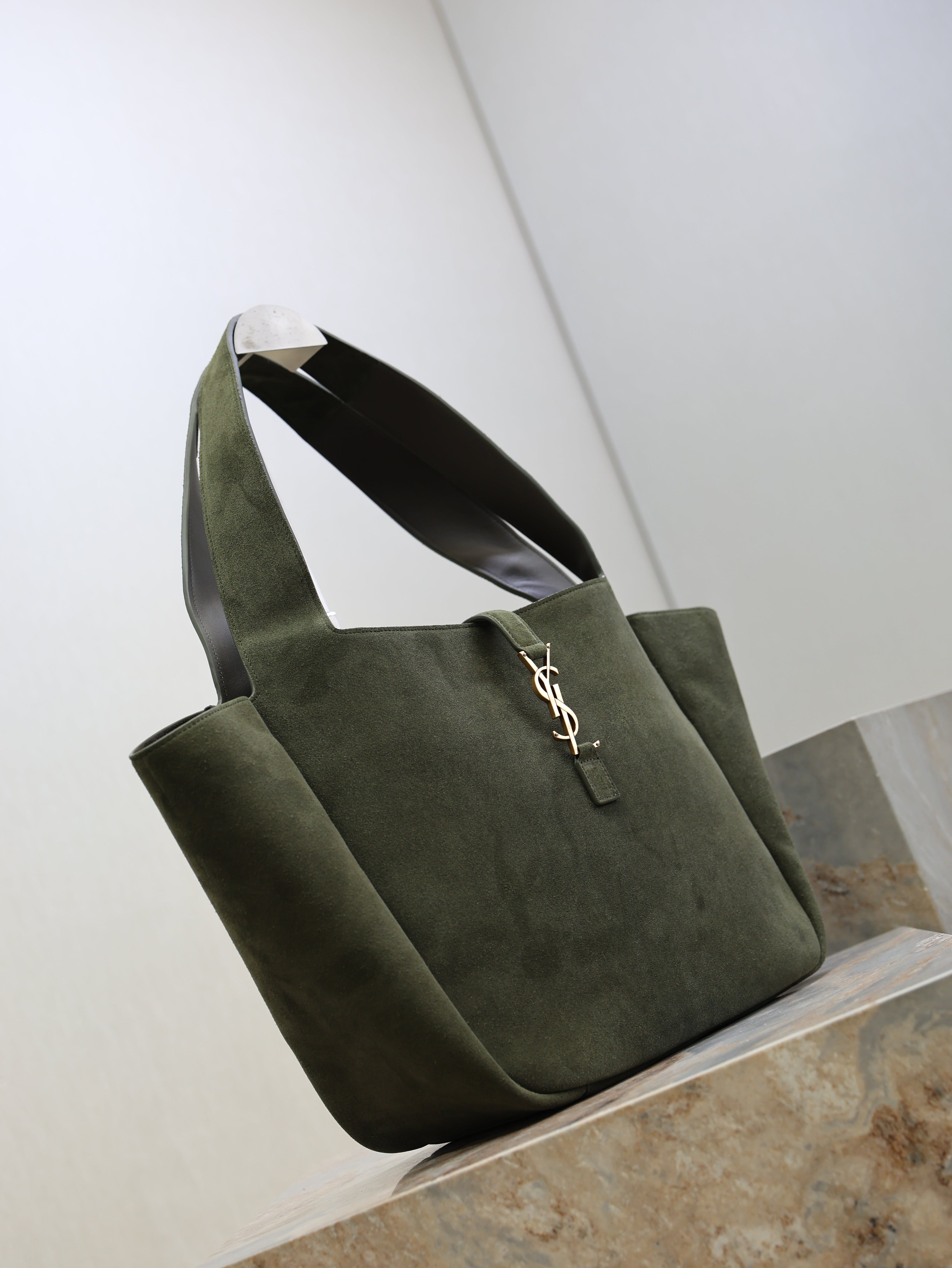 YSL 25S LE 5 À 7 BEA 50 IN DARK OLIVE SUEDE GOLD HARDWRE
