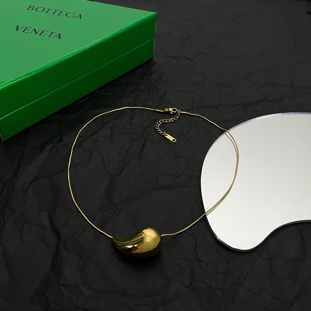18K BVLGARI Drop Pendant Necklace