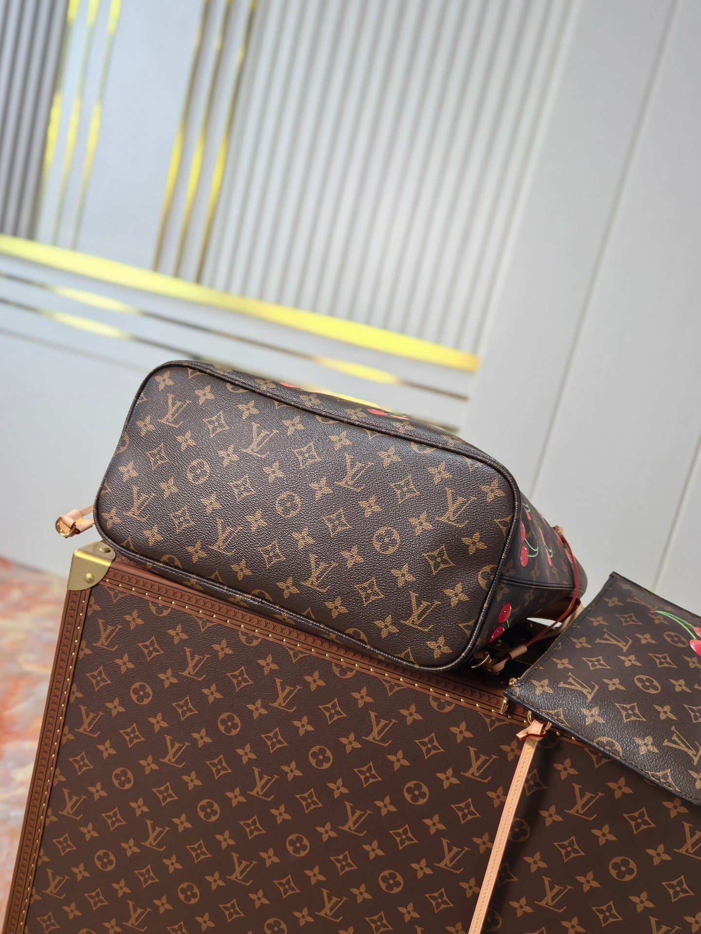 LOUIS VUITTON LV 25S NEVERFULL 31 IN DARK BROWN MONOGRAM CHERRY LEATHER TRIM GOLD HARDWARE