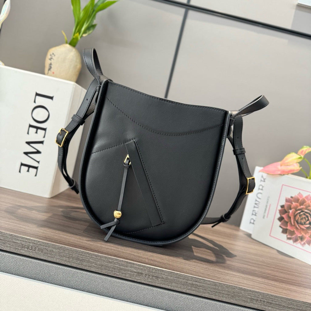 HAMMOCK SLICE 25 BAG IN BLACK SHINY CALFSKIN