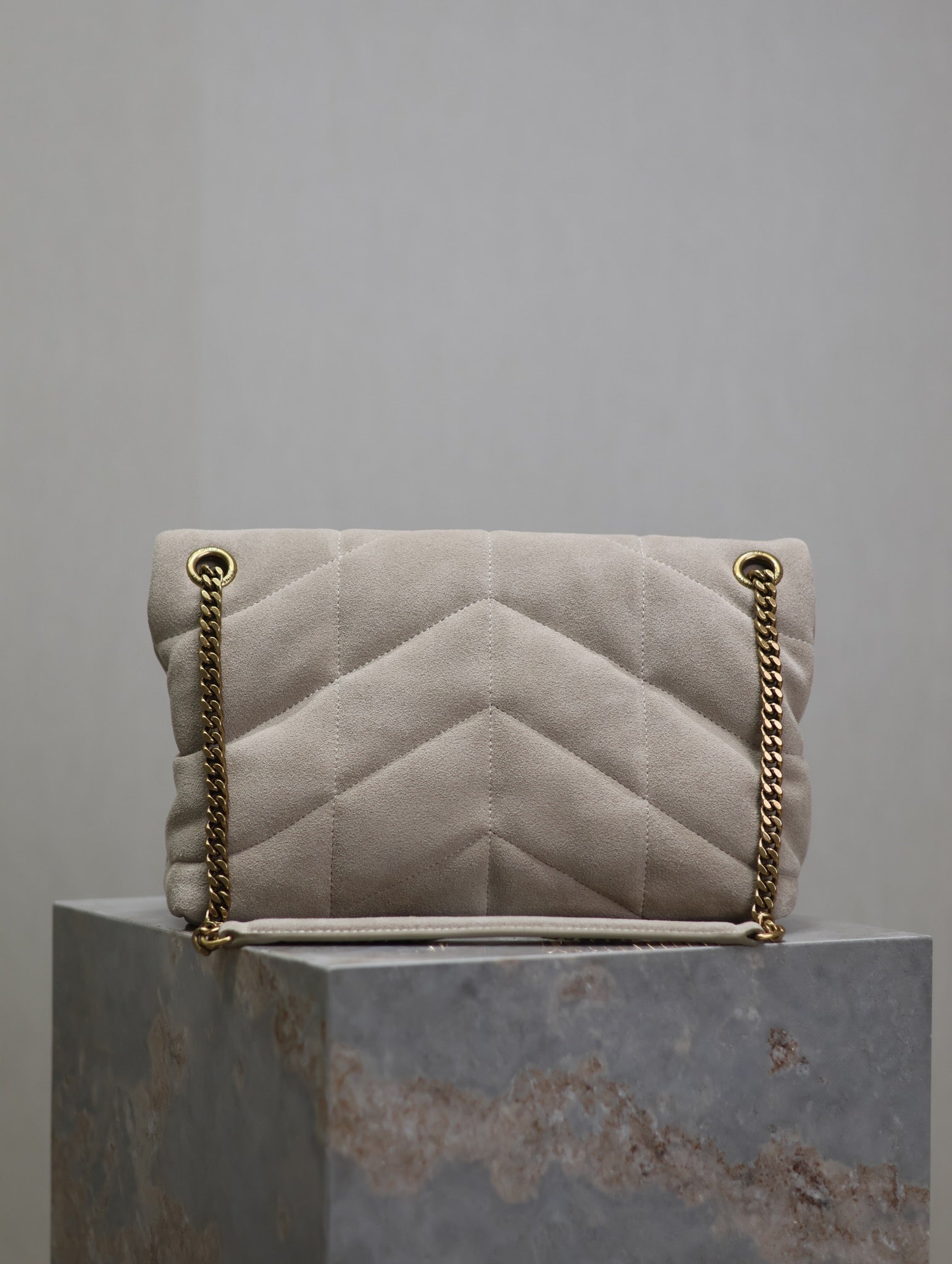 YSL 25S LOULOU PUFFER MM 29 IN SMOKEY TAUPE SUEDE GOLD HARDWRE