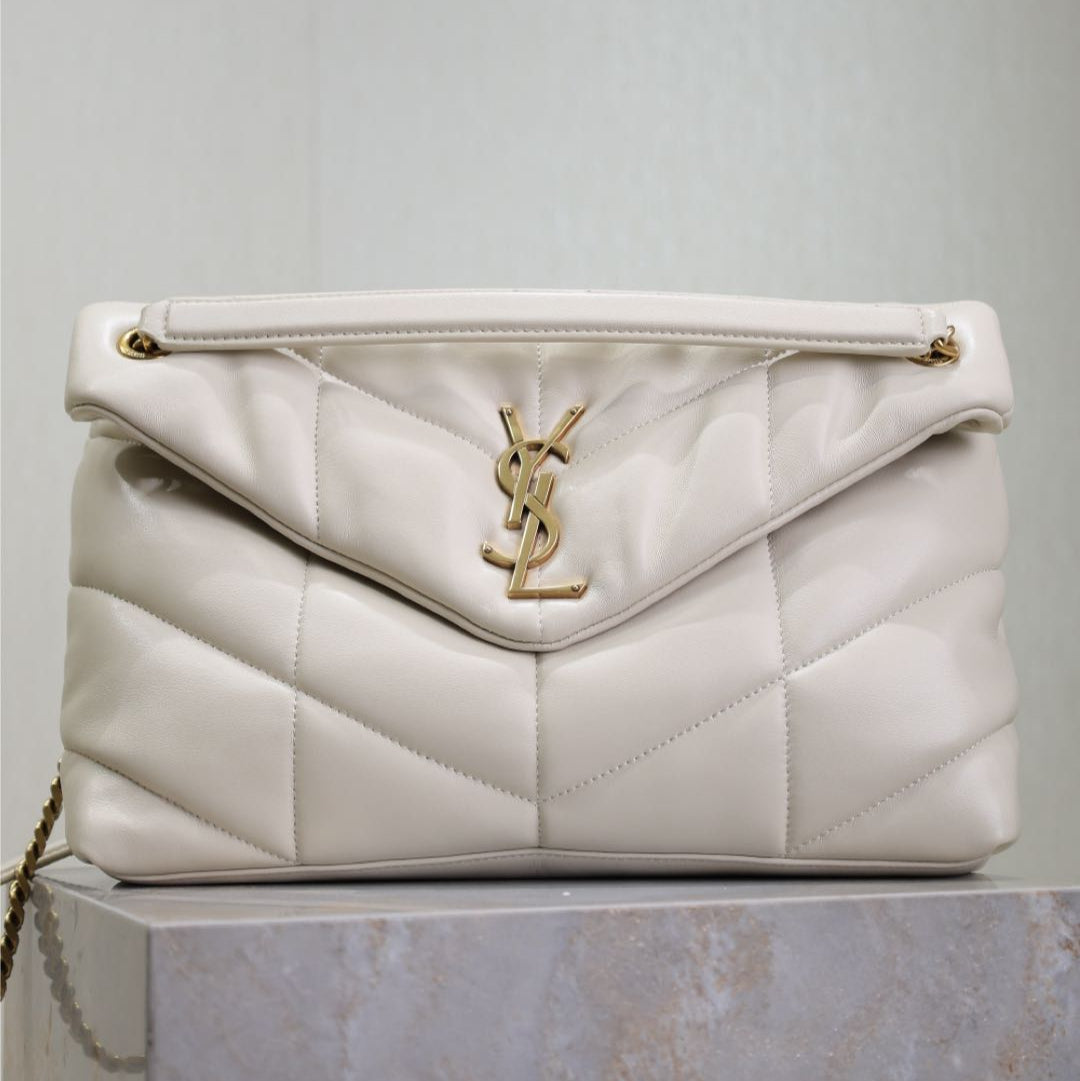 YSL 25S LOULOU PUFFER GM 35 IN BLANC VINTAGE CALFSKIN GOLD HARDWARE