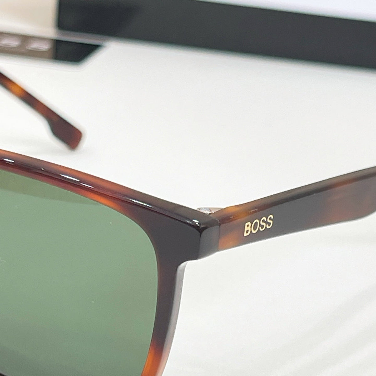 BOSS 1825 Sunglasses