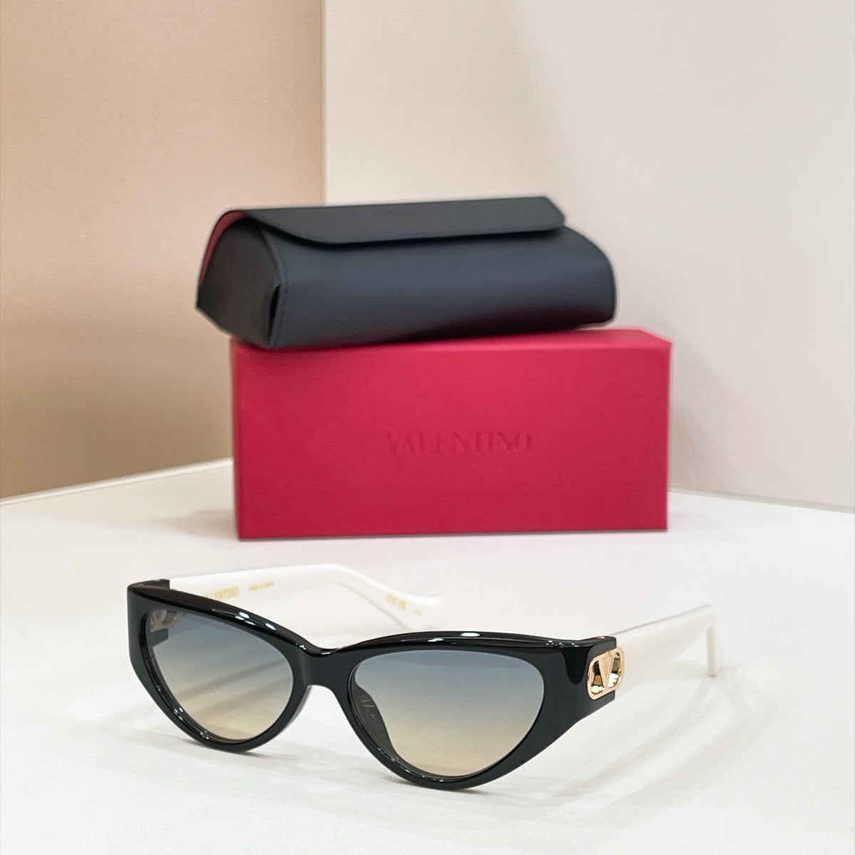 Valentino VG0014S Sunglasses