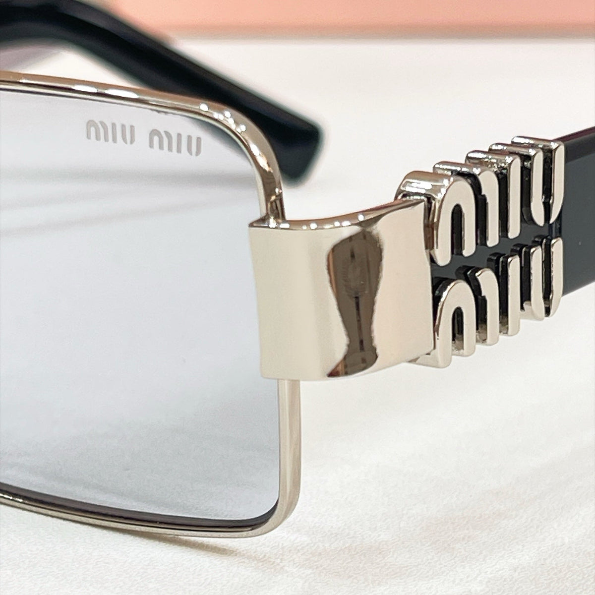 Miu Miu MU 115AV Sunglasses
